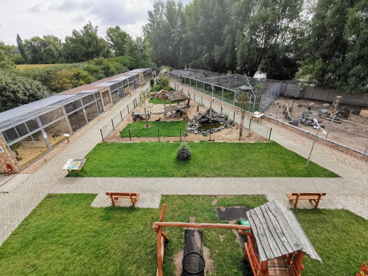 Malkia Penzion Orechova Poton Exterior photo